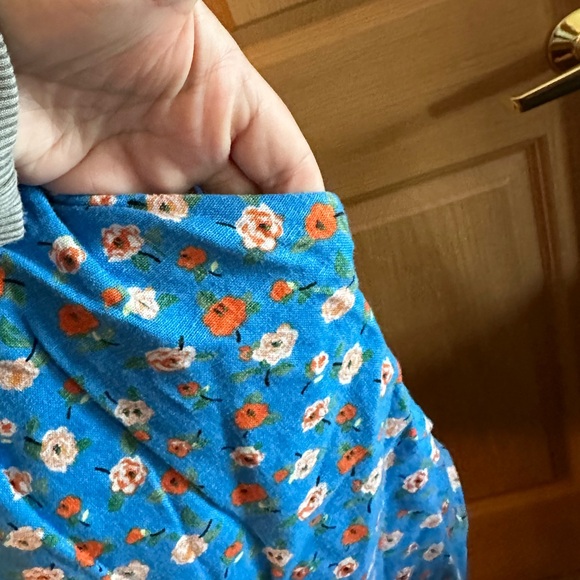 LOFT blue floral skirt with pockets - Picture 4 of 4
